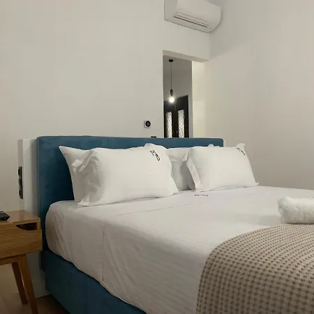 The Maroon Bottle Luxury