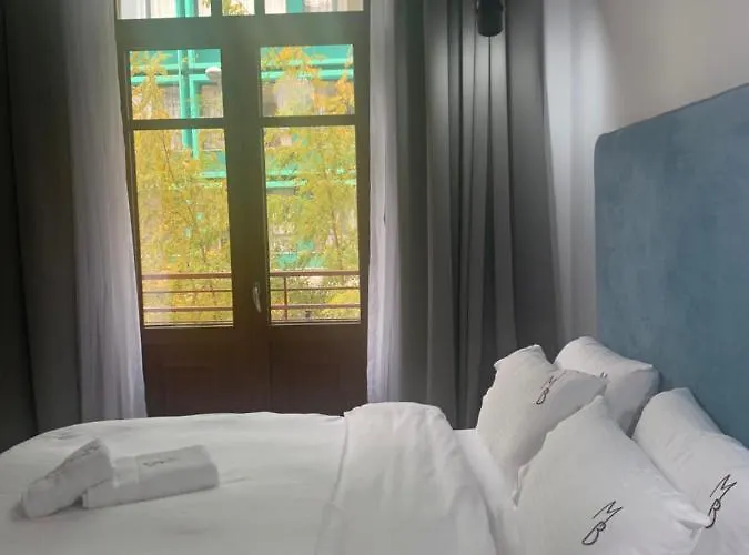 The Maroon Bottle Hotel 4*