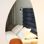 Hotel The Maroon Bottle 4*
