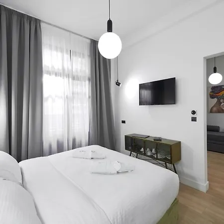 Hotel apartamentowy The Maroon Bottle Luxury 4*