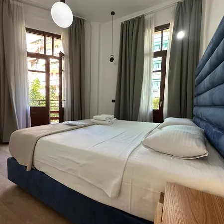 Ξενοδοχείο με διαμερίσματα The Maroon Bottle Luxury 4*