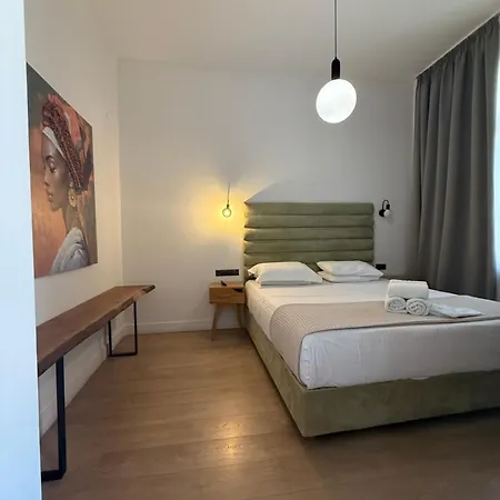 The Maroon Bottle Luxury Lägenhetshotell 4*