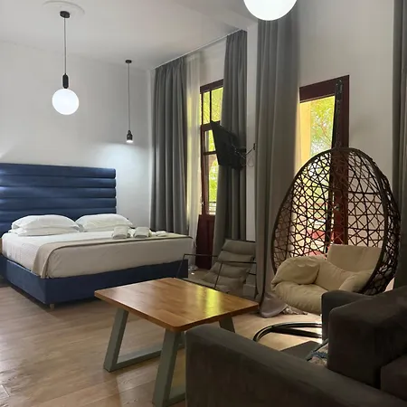 The Maroon Bottle Luxury Hotel apartamentowy