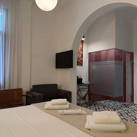 Hotel The Maroon Bottle Thessaloniki