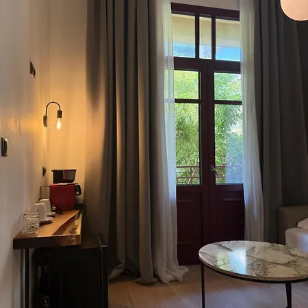 Hotel The Maroon Bottle Thessaloniki