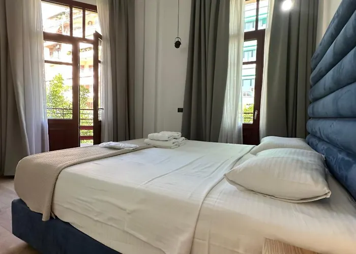 Otel The Maroon Bottle 4*