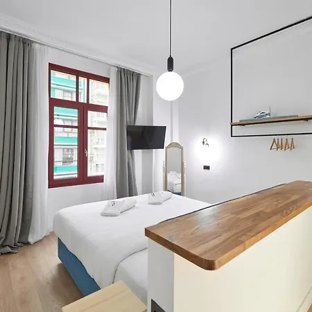 The Maroon Bottle Luxury Aparthotel Thessaloniki