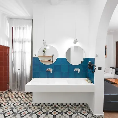 The Maroon Bottle Luxury Aparthotel 4*