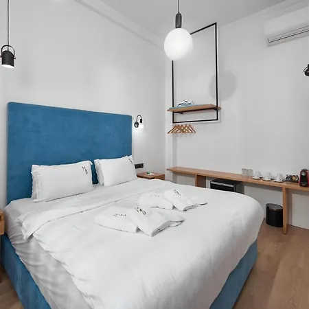 The Maroon Bottle Luxury 4*