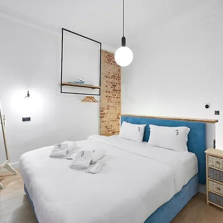 아파트호텔 The Maroon Bottle Luxury 테살로니키