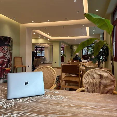 아파트호텔 The Maroon Bottle Luxury 4*