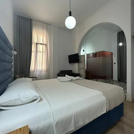 The Maroon Bottle Luxury 4* Thessaloniki