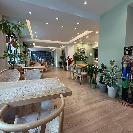 The Maroon Bottle Hotel 4*