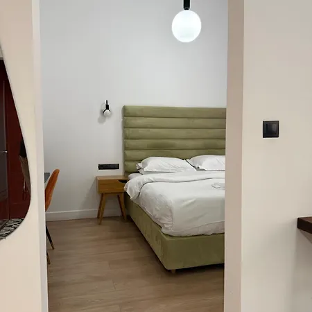 The Maroon Bottle Luxury 아파트호텔 테살로니키