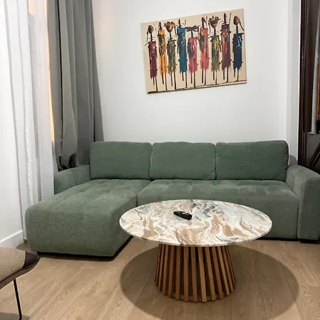 아파트호텔 The Maroon Bottle Luxury 4*