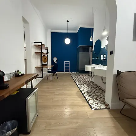 아파트호텔 The Maroon Bottle Luxury 테살로니키