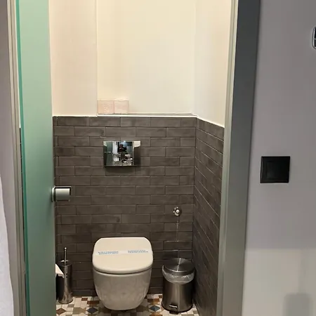 The Maroon Bottle Luxury 4*