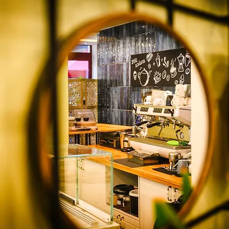 The Maroon Bottle Hotel 4*