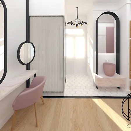 The Maroon Bottle Luxury 테살로니키