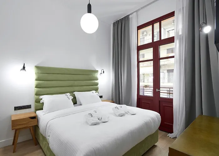 The Maroon Bottle Hotel Salonic