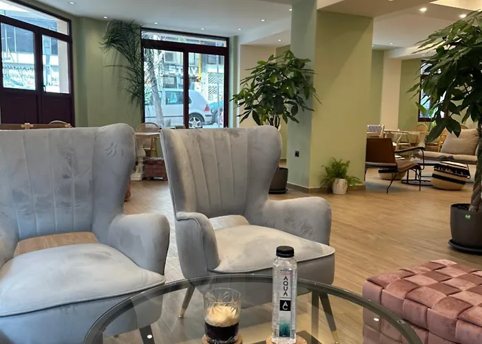 The Maroon Bottle Hotel 4*