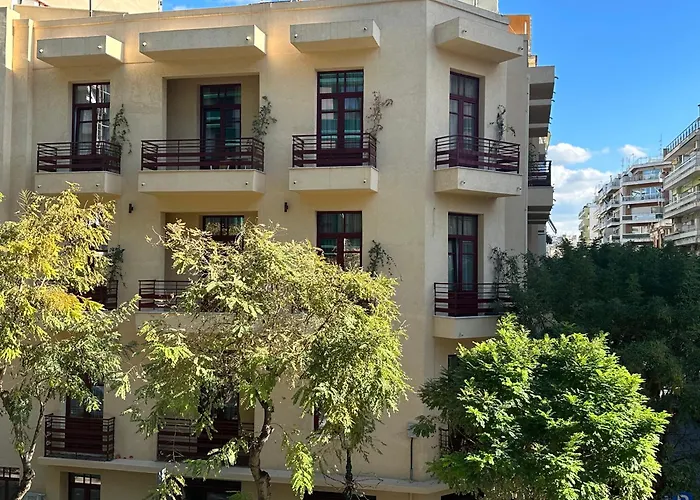 The Maroon Bottle Salonic