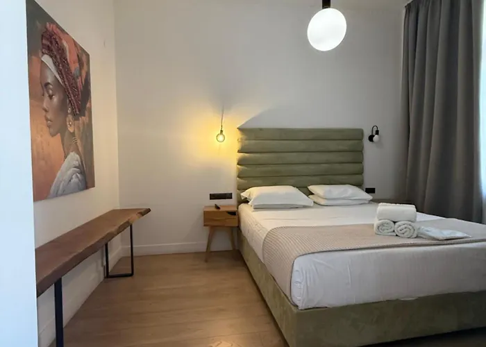 The Maroon Bottle Hotel 4*