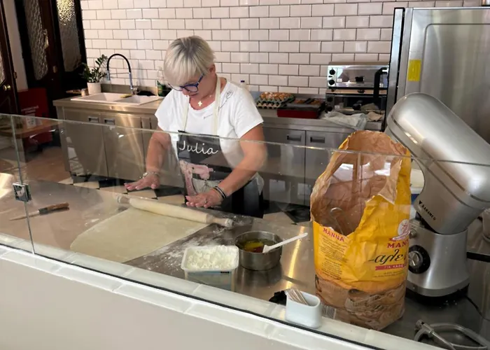 Hotel The Maroon Bottle