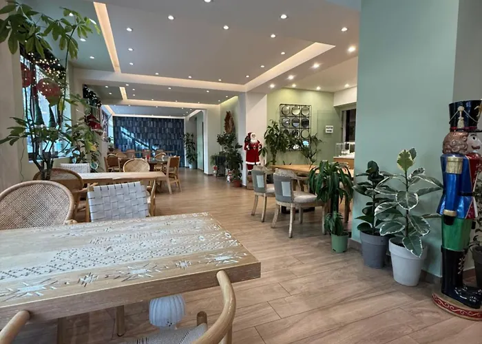 The Maroon Bottle Hotel 4*