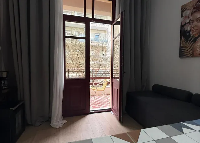 Hotel The Maroon Bottle 4*