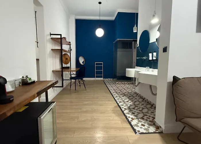 Hotel The Maroon Bottle Salonic